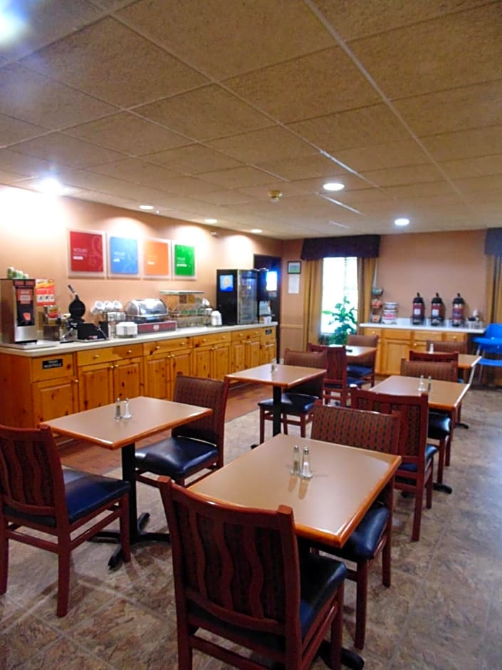 American Inn And Suites Houghton Lake