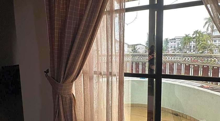 MAXWELL INN LUXURY HOTEL