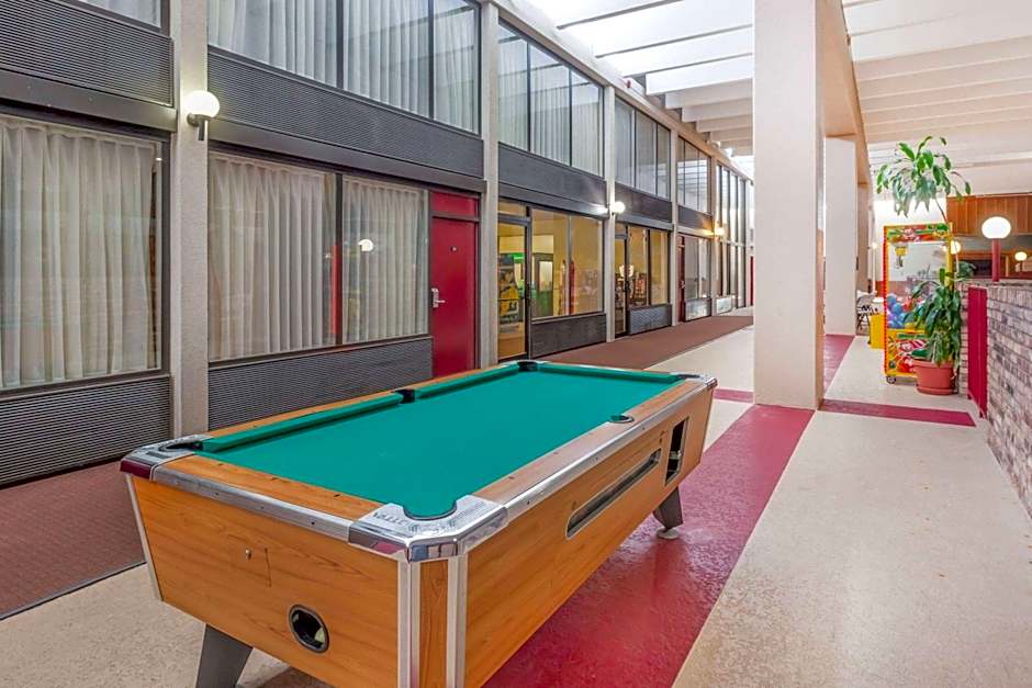 Ramada Hotel & Conference Center by Wyndham Grayling