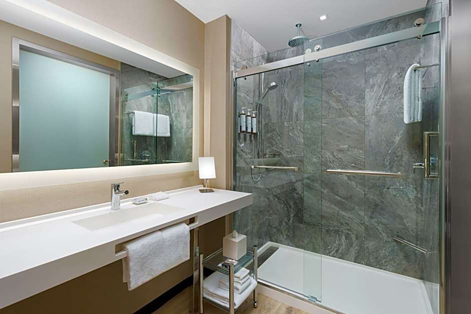 AC Hotel by Marriott Naples 5th Avenue