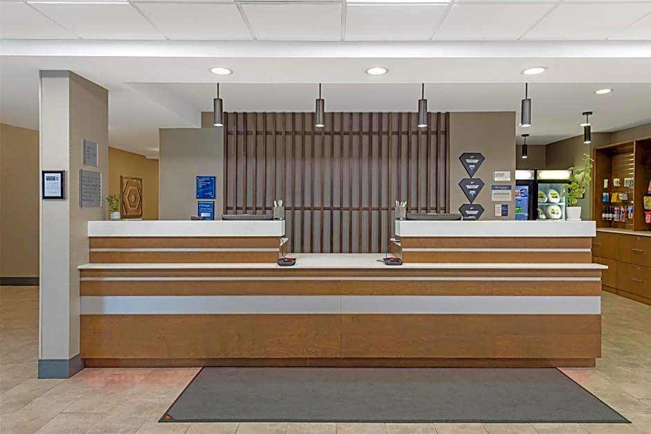 Best Western Plus Isanti