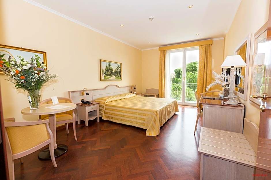 Photo 1 of 3 of Triple Room