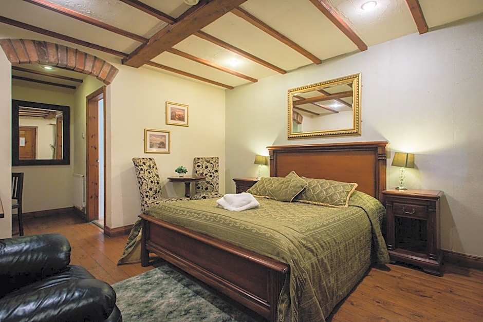 The Royal Arms Hotel Room Only