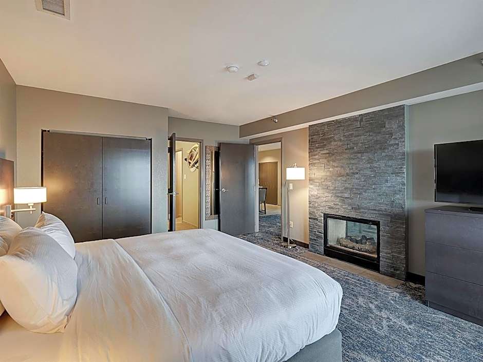 DoubleTree By Hilton Hotel Bloomington