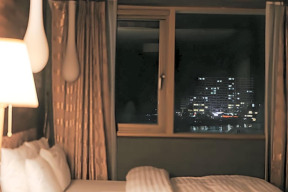 Tongyeong Gallery Hotel