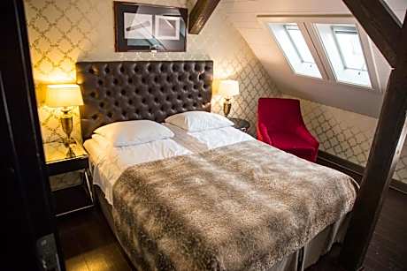 Petit standard room
