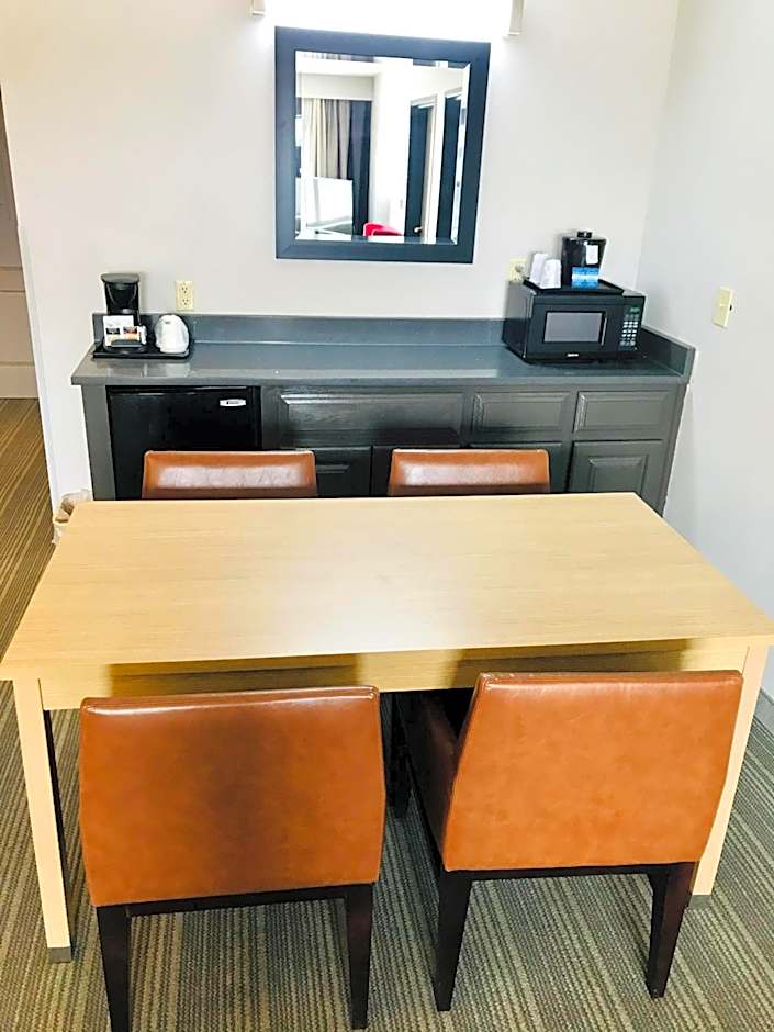 Country Inn & Suites by Radisson, Warner Robins, GA