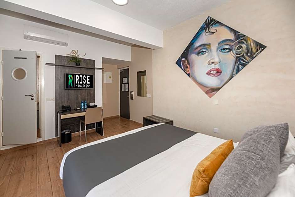 Rise Hotel