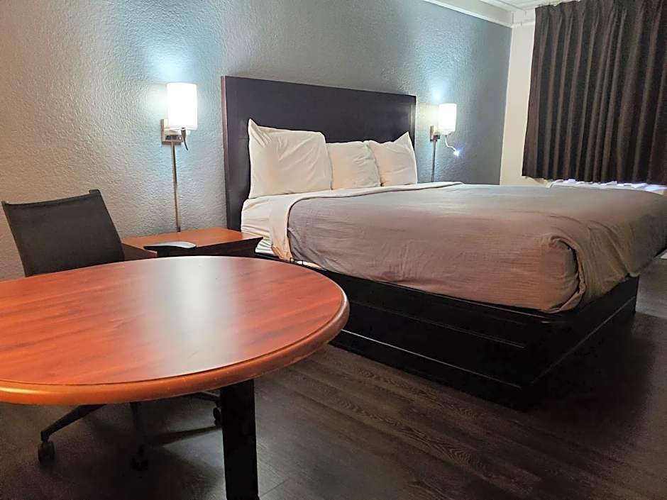 Budget Host Inn- Medical Center