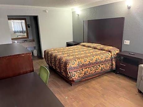 Standard King Room