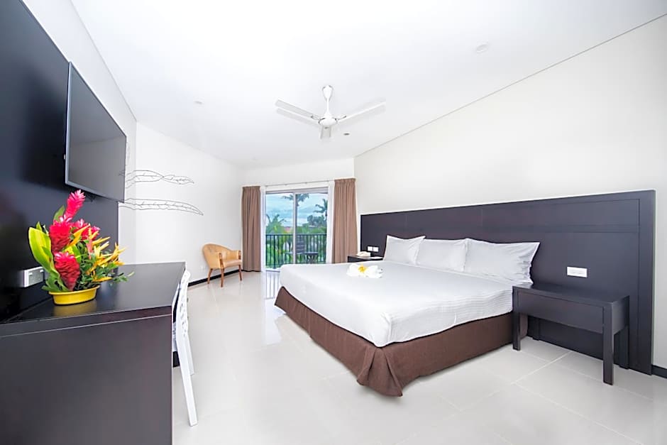 Tanoa Waterfront Hotel