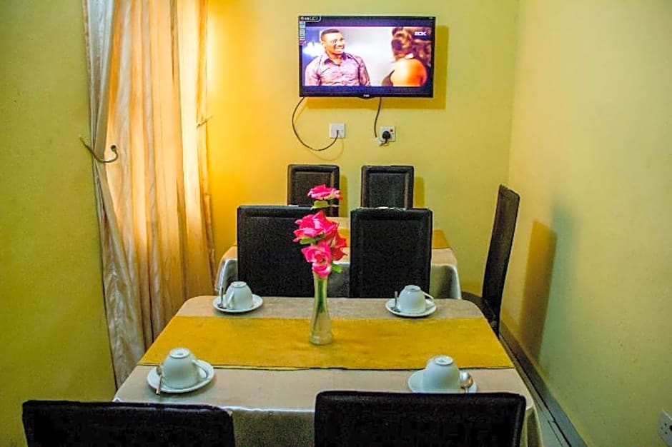 De Lawrence Court & Suites