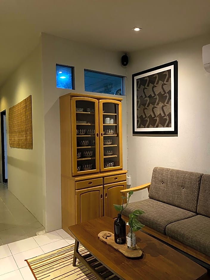 THE GOOSE HOUSE UBON