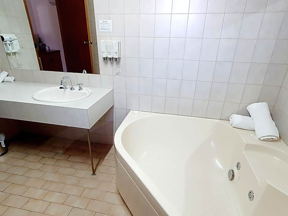 Golden Grain Motor Inn