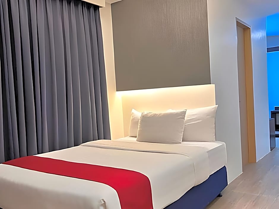 Sarrosa International Hotel And Residential Suites