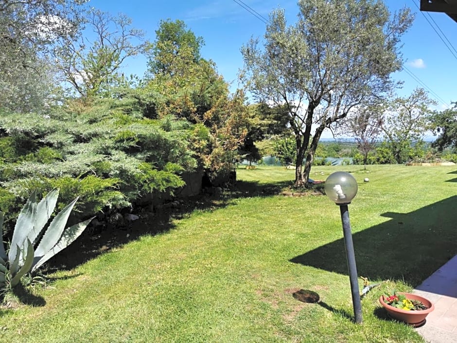 villa di charme con piscina e jacuzzi tra Roma e Viterbo
