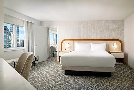 1 King Bed Suite with Parlor