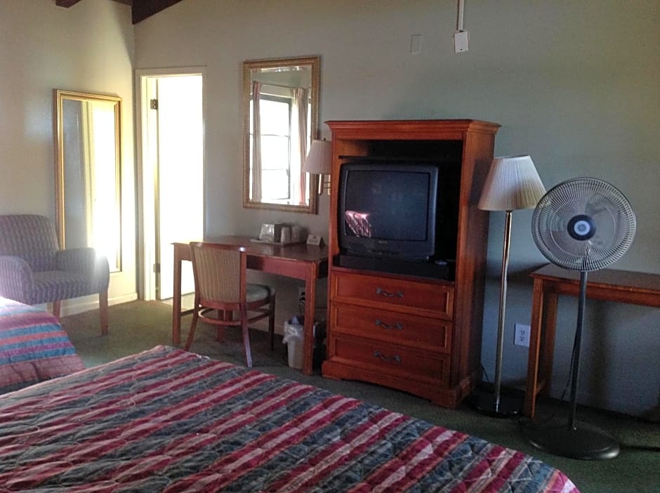 The Suwannee Gables Motel & Marina