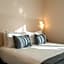 Hananui Lodge and Apartments