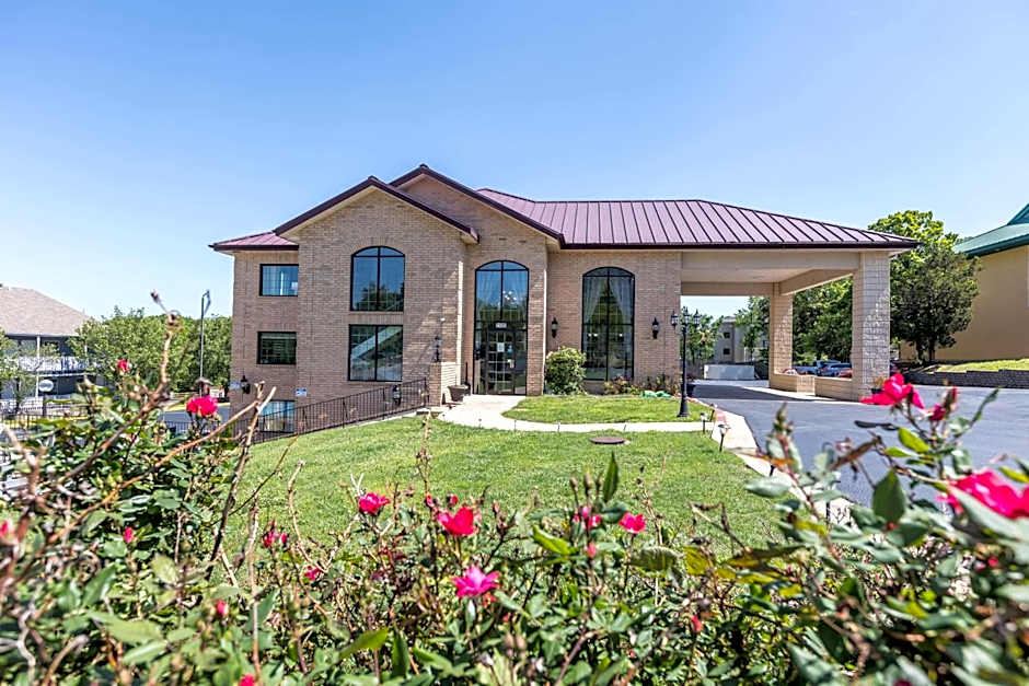 Super 8 by Wyndham Branson/Andy Williams Theatre