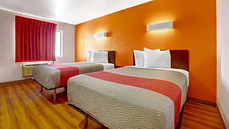 Queen Room with Two Queen Beds - Smoking