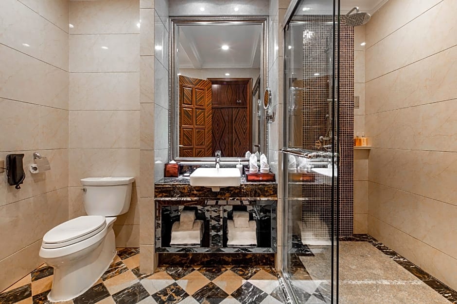 Suqian Shangyang Lake New Century Hotel