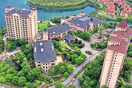 Suqian Shangyang Lake New Century Hotel