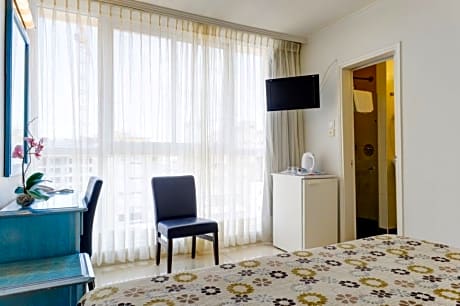 double or twin city view