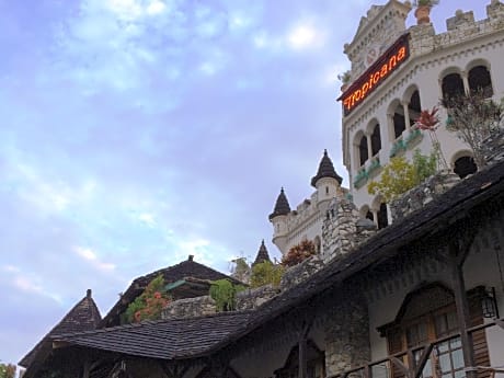 Tropicana Castle Dive Resort