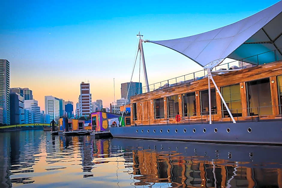 PETALS TOKYO - Floating Hotel