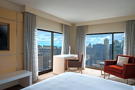 King Room with City View - Hearing Accessible/High Floor