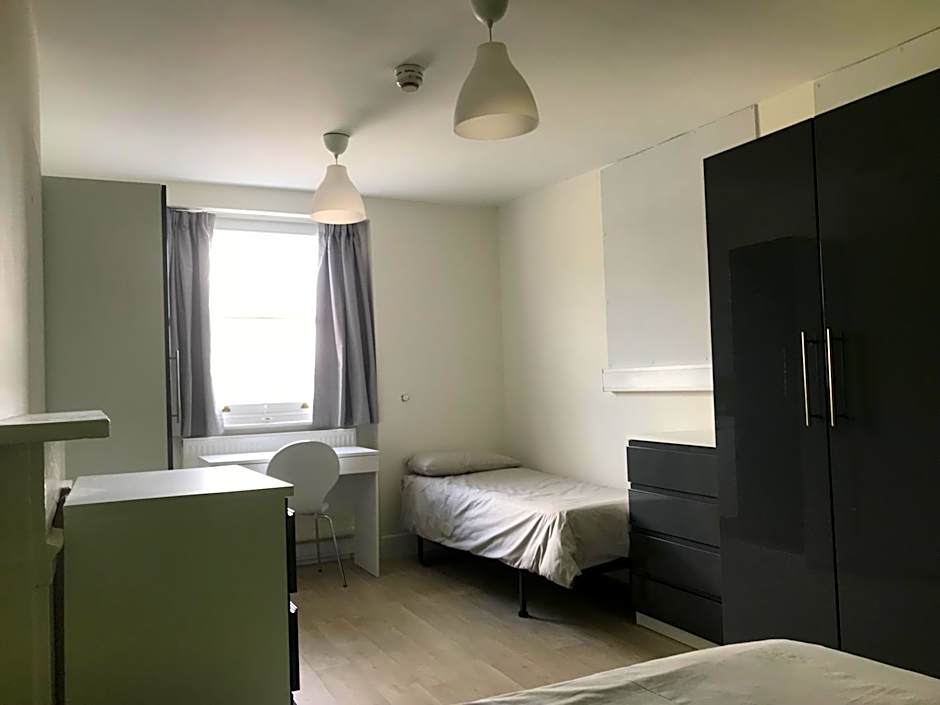 Leinster House (Bayswater)