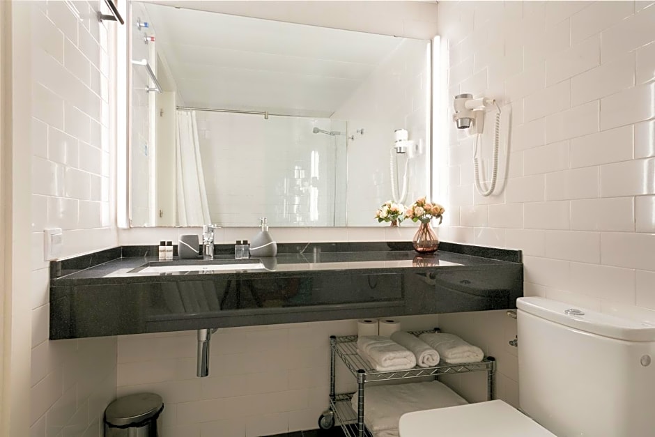 Lugaris Beach Apartments