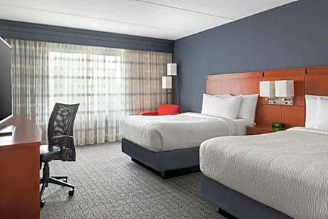 Double Room with Two Double Beds and Adapted Tub - Mobility and Hearing Accessible