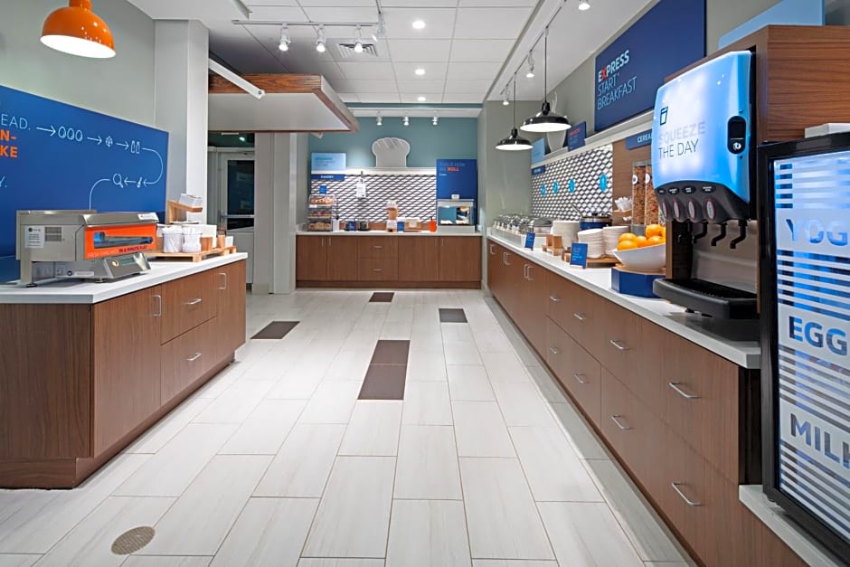 Holiday Inn Express and Suites Murrieta By IHG