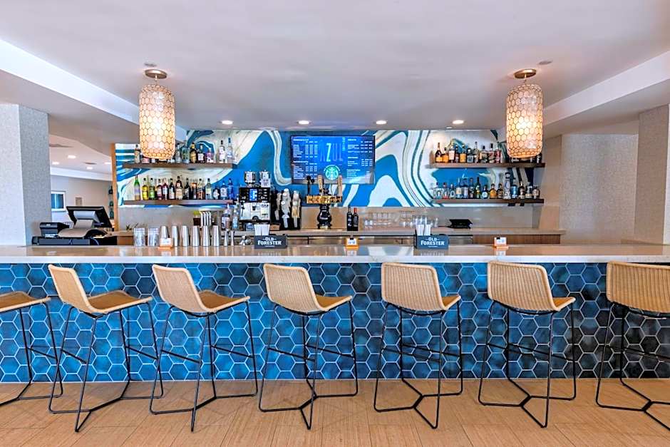 Redondo Beach Hotel, Tapestry Collection by Hilton