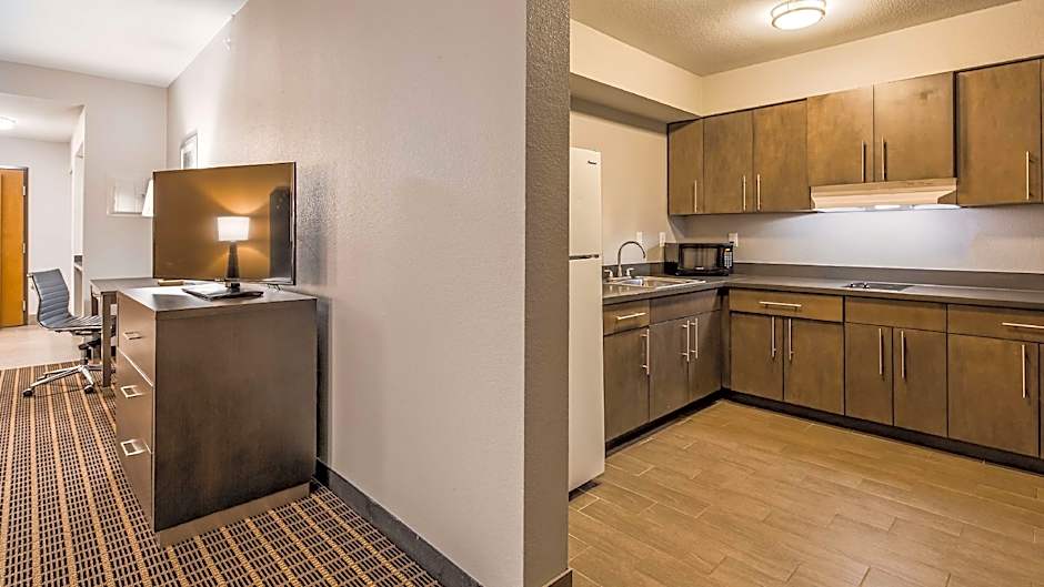 Best Western Plus Lampasas Inn & Suites