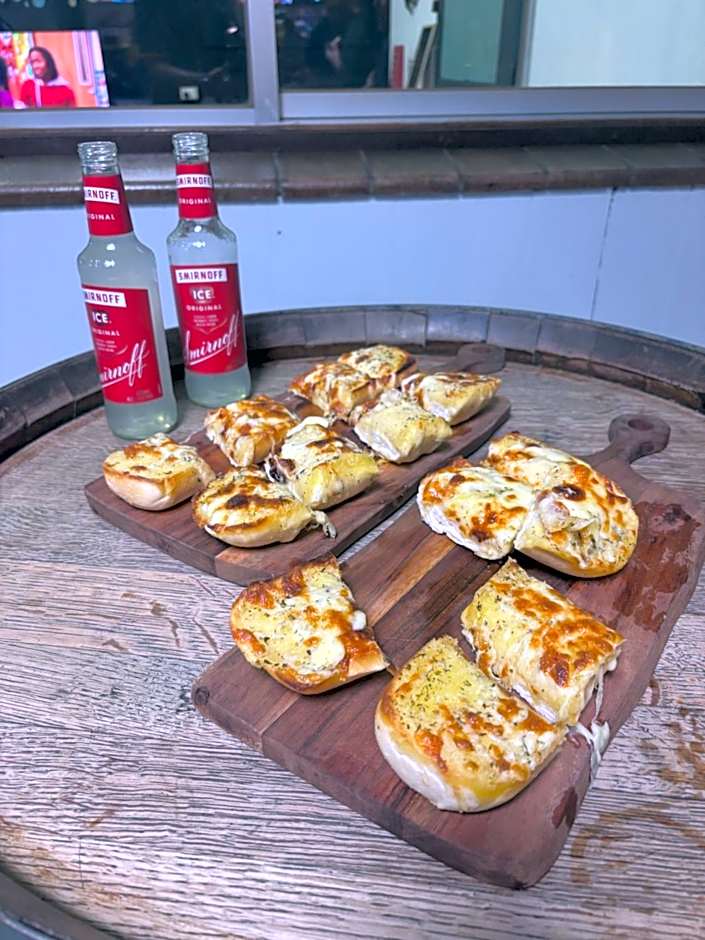 The Club Hotel Collie