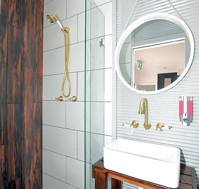 Rose Quartz - 1 Bed with Mountain Views - Kundalini Lodge