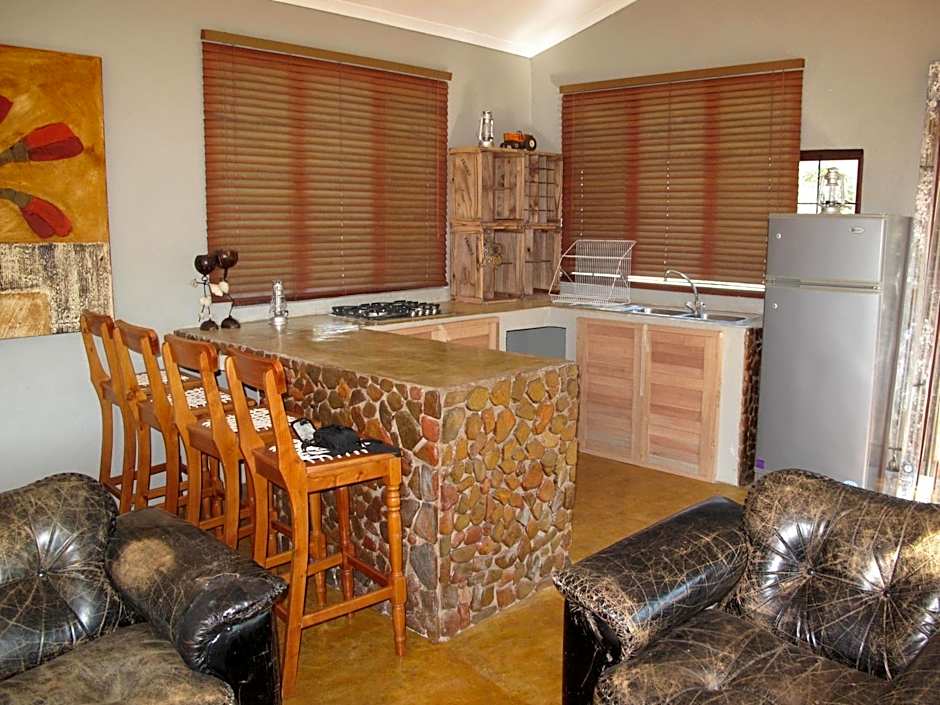 Caracal Lodge