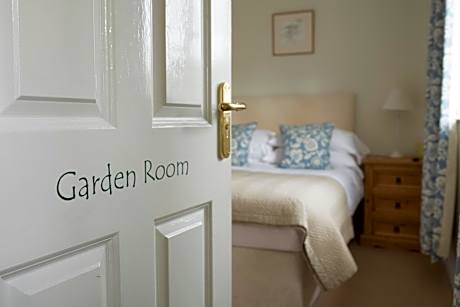 Double Room with Private External Bathroom