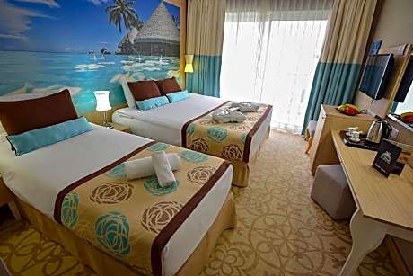 Corner Suite Lake View & Balcony