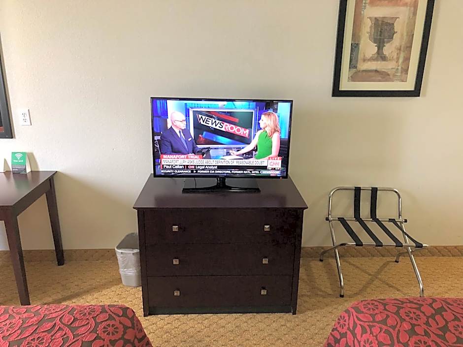 Days Inn & Suites by Wyndham Conroe North