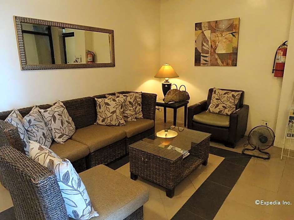 RedDoorz Plus @ Hotel Esse