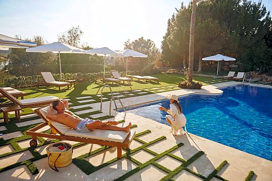 B Bou Hotel La viñuela & Spa