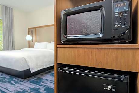 Suite, Multiple Beds (Mobility Accessible, Tub) (2 Queen Beds and 1 Double Sofa Bed)
