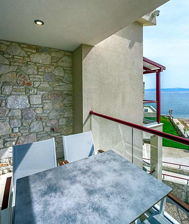 Elpiniki Luxury Rooms