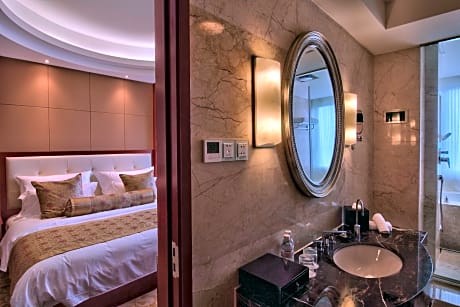 Executive Deluxe Double or Twin Room