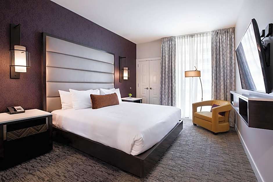 Ambassador Hotel Kansas City, Autograph Collection by Marriott