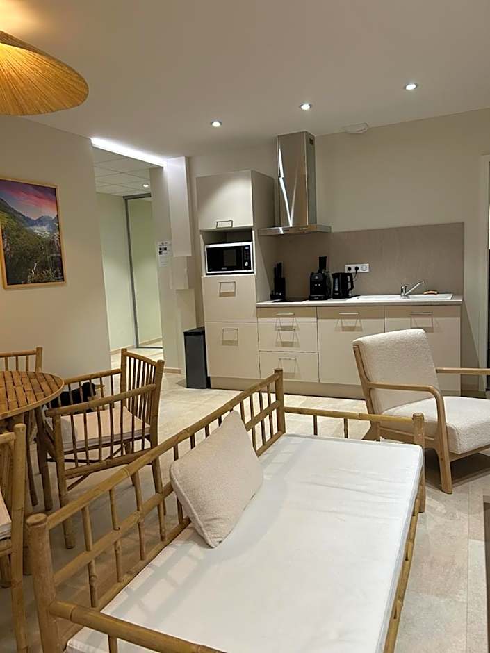 Logis Hôtel Restaurant La Vraine